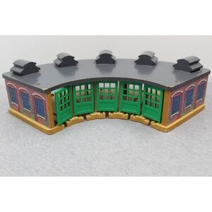 Brio Toy Kids OS Multi Roundhouse Engine House Wooden Railway 5-Bay Shed